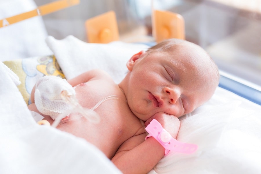 COMMON NEWBORN HEALTH PROBLEMS & TIPS FOR NEW PARENTS