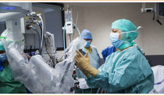What are the risks of robotic surgery?